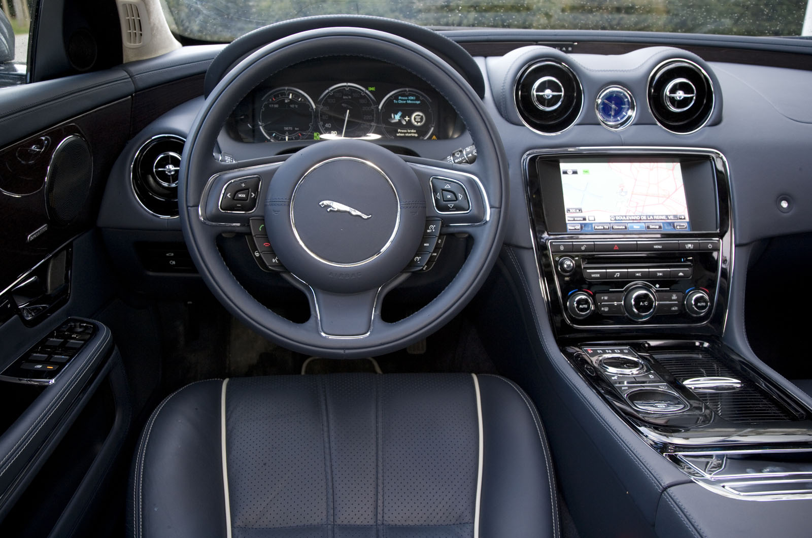 Foto Jaguar XJ - 3.0 V6D Portfolio LWB