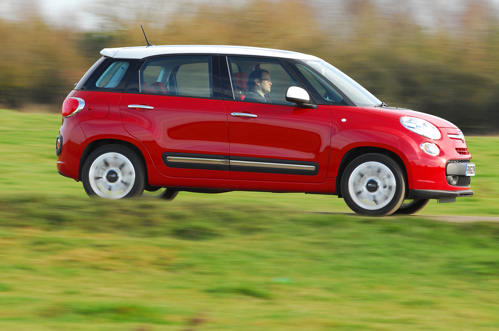 Fiat 500L 1.6 MultiJet 105hp Lounge first drive review
