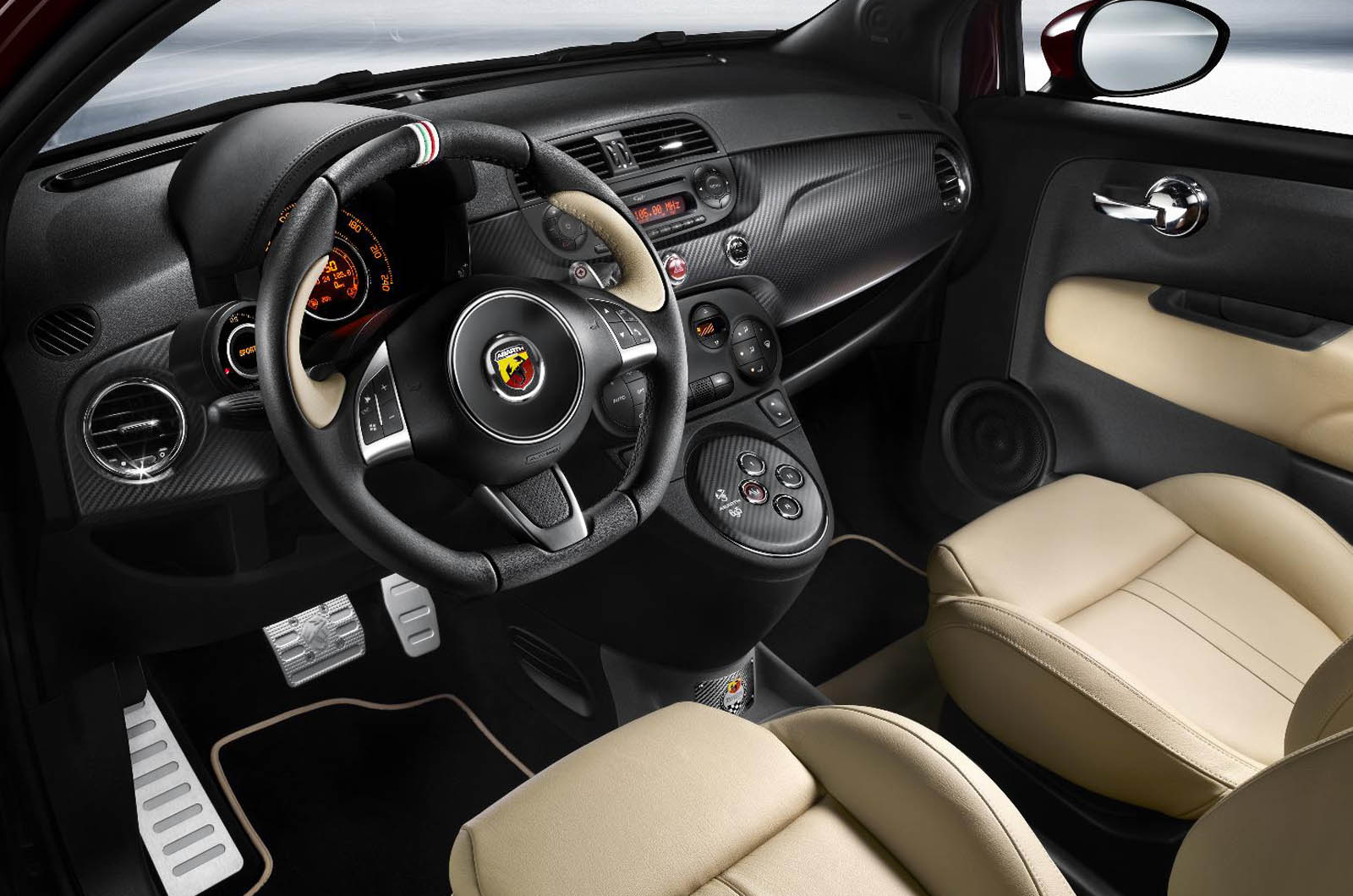 Abarth%20695%20Maserati%202.jpg