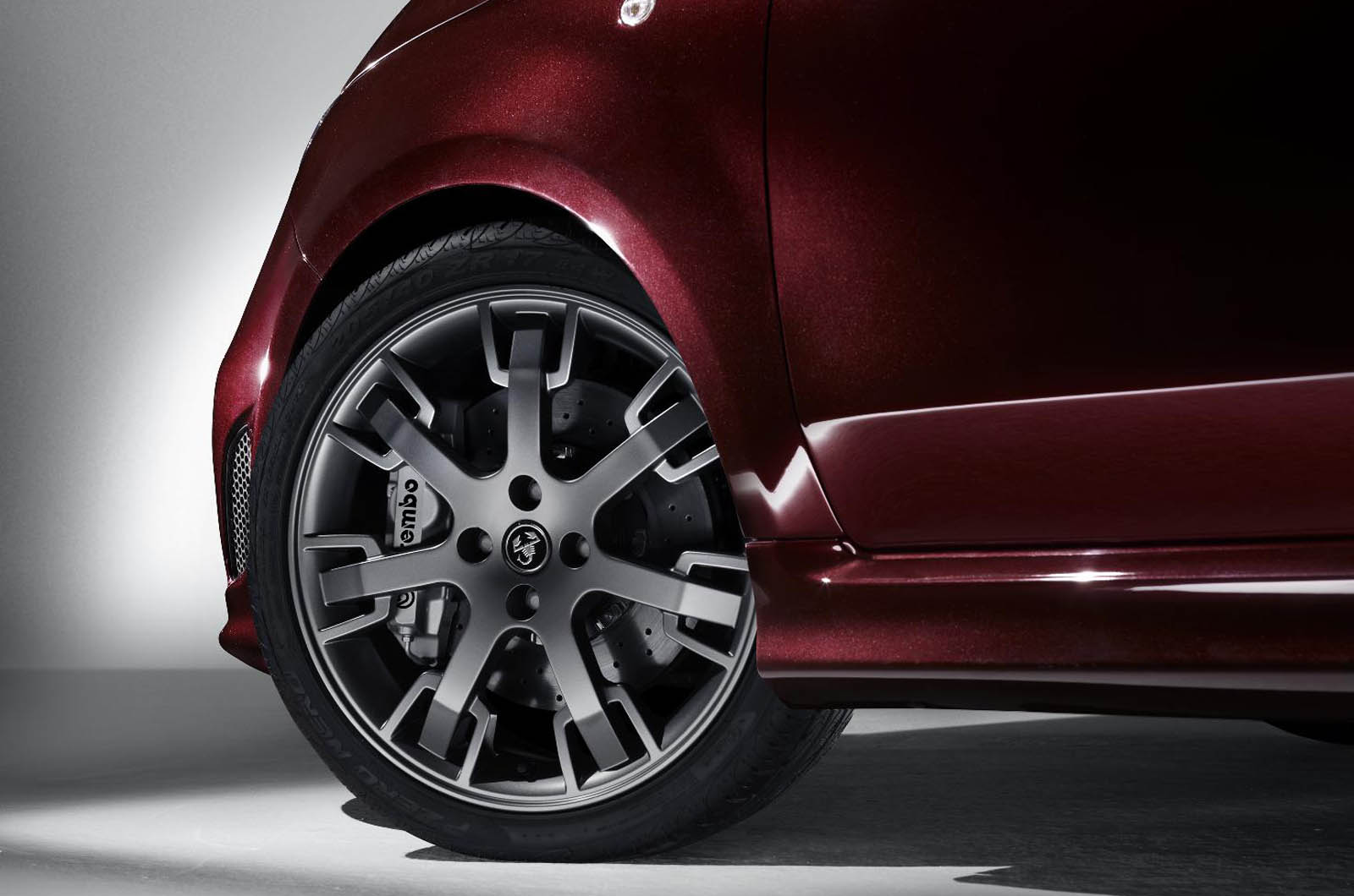 Abarth%20695%20Maserati%205.jpg