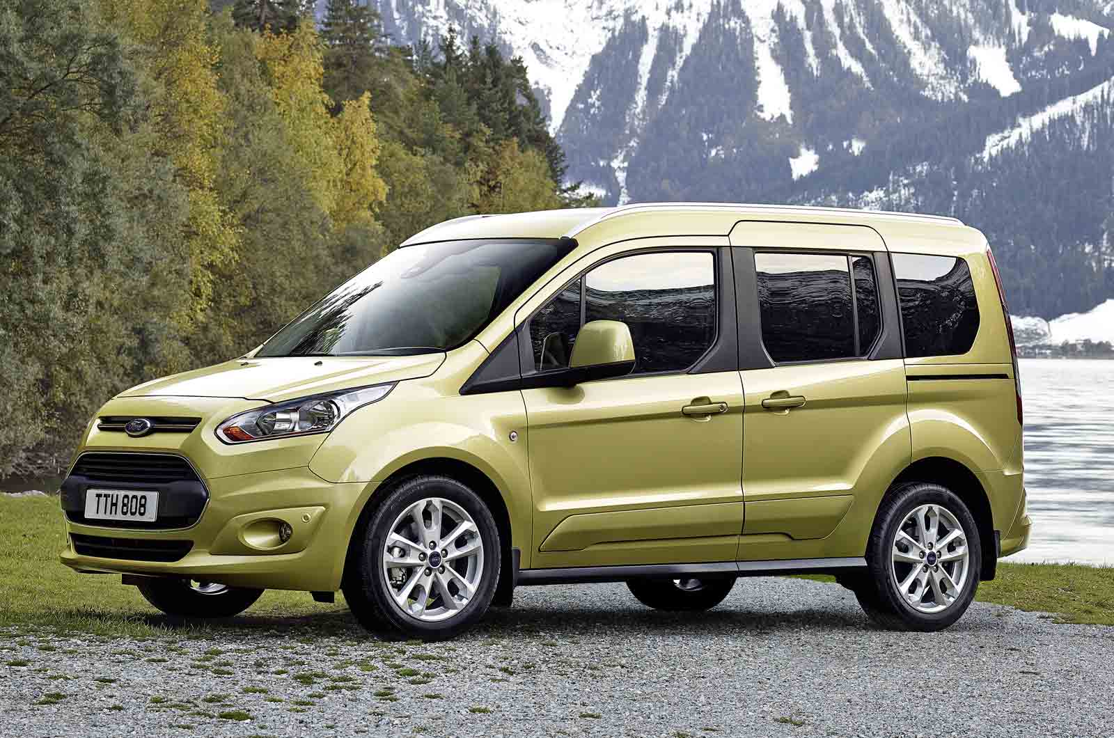 Ford Tourneo Connect Review | Autocar