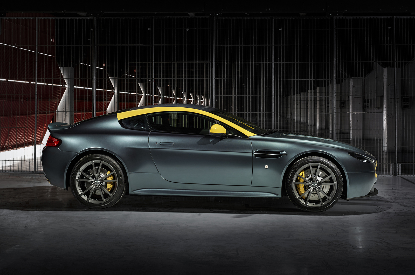 V8%20Vantage%20N430_10.jpg