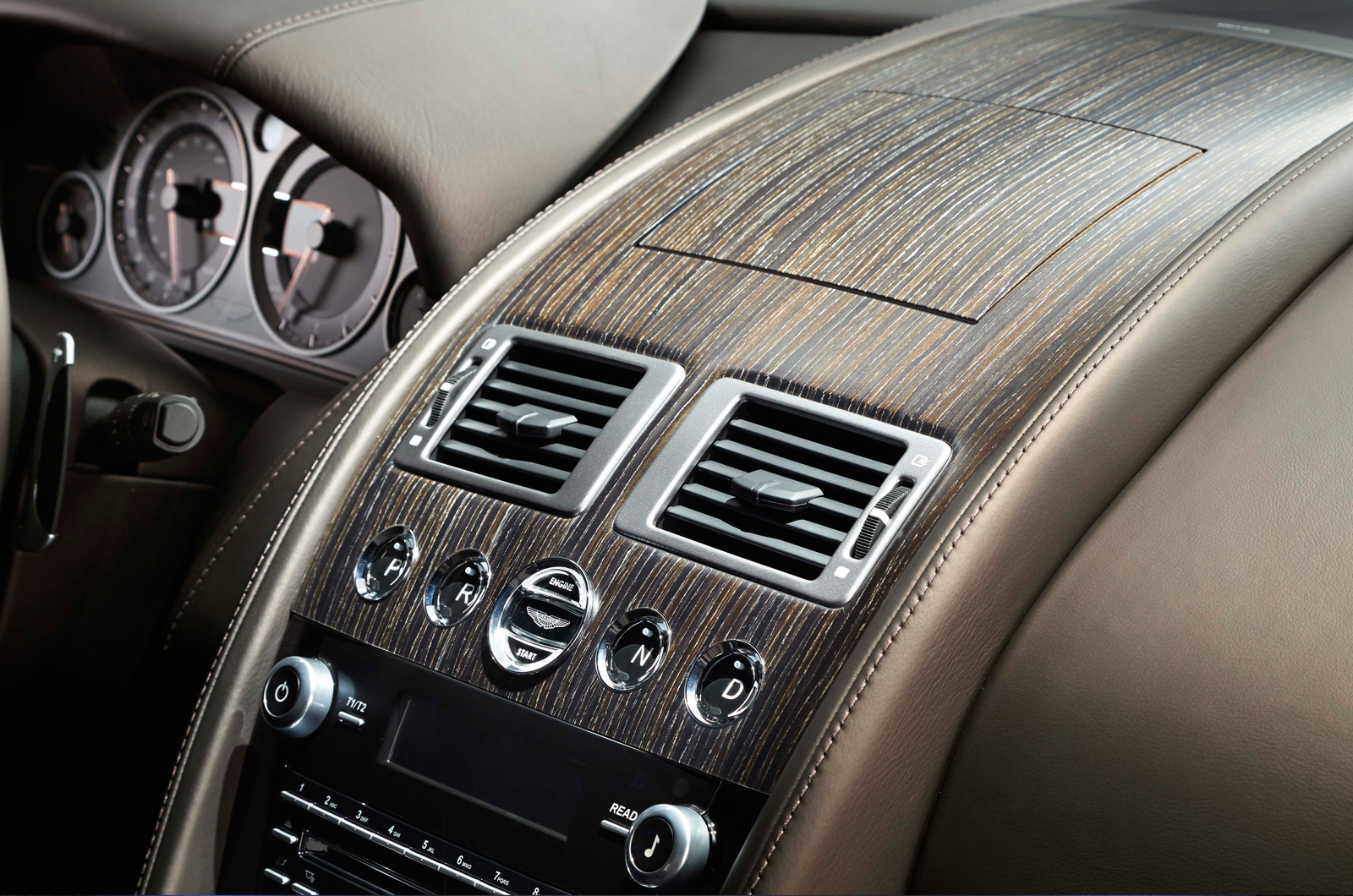 aston-rapide-q-1-13.jpg