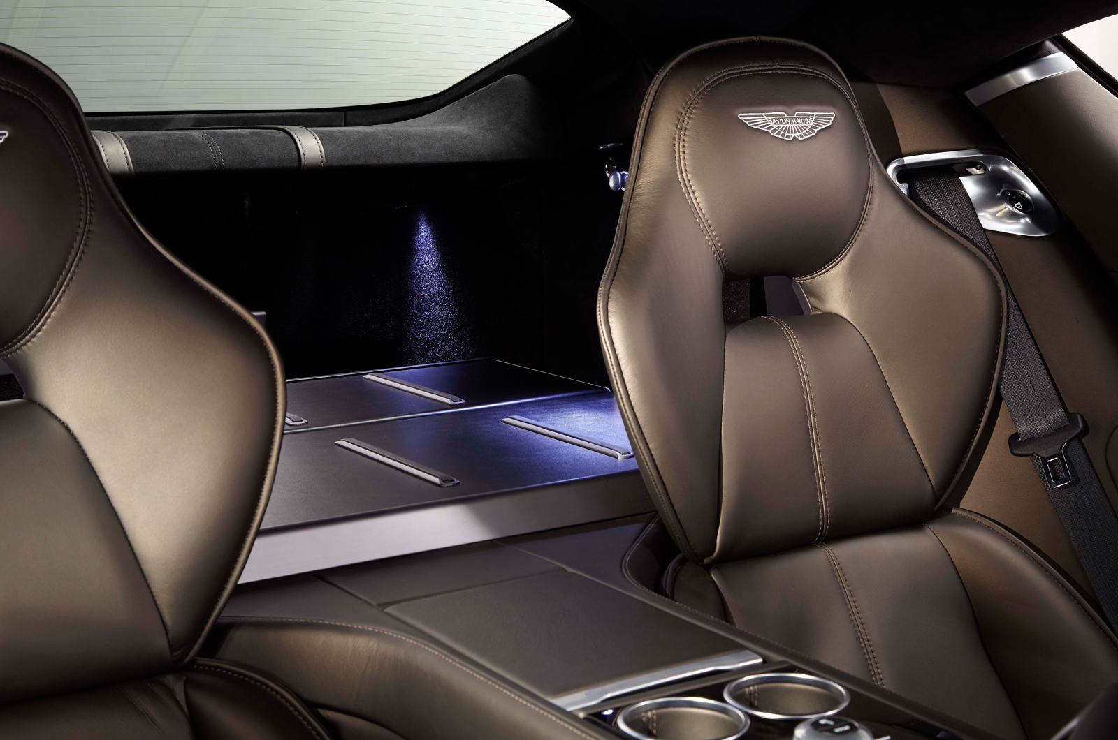 aston-rapide-q-1-14.jpg
