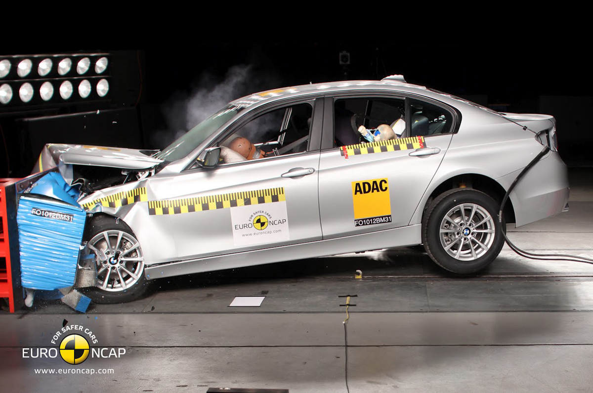 http://images.cdn.autocar.co.uk/sites/autocar.co.uk/files/bmw%203%20series%20crash.jpg