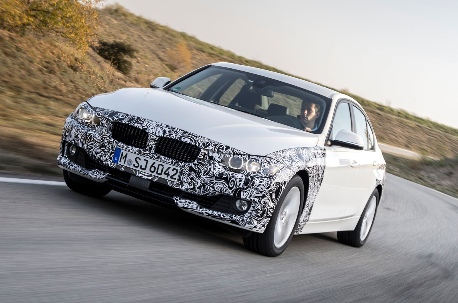 Production of BMW's new plug-in hybrid 3-series should start in 2016