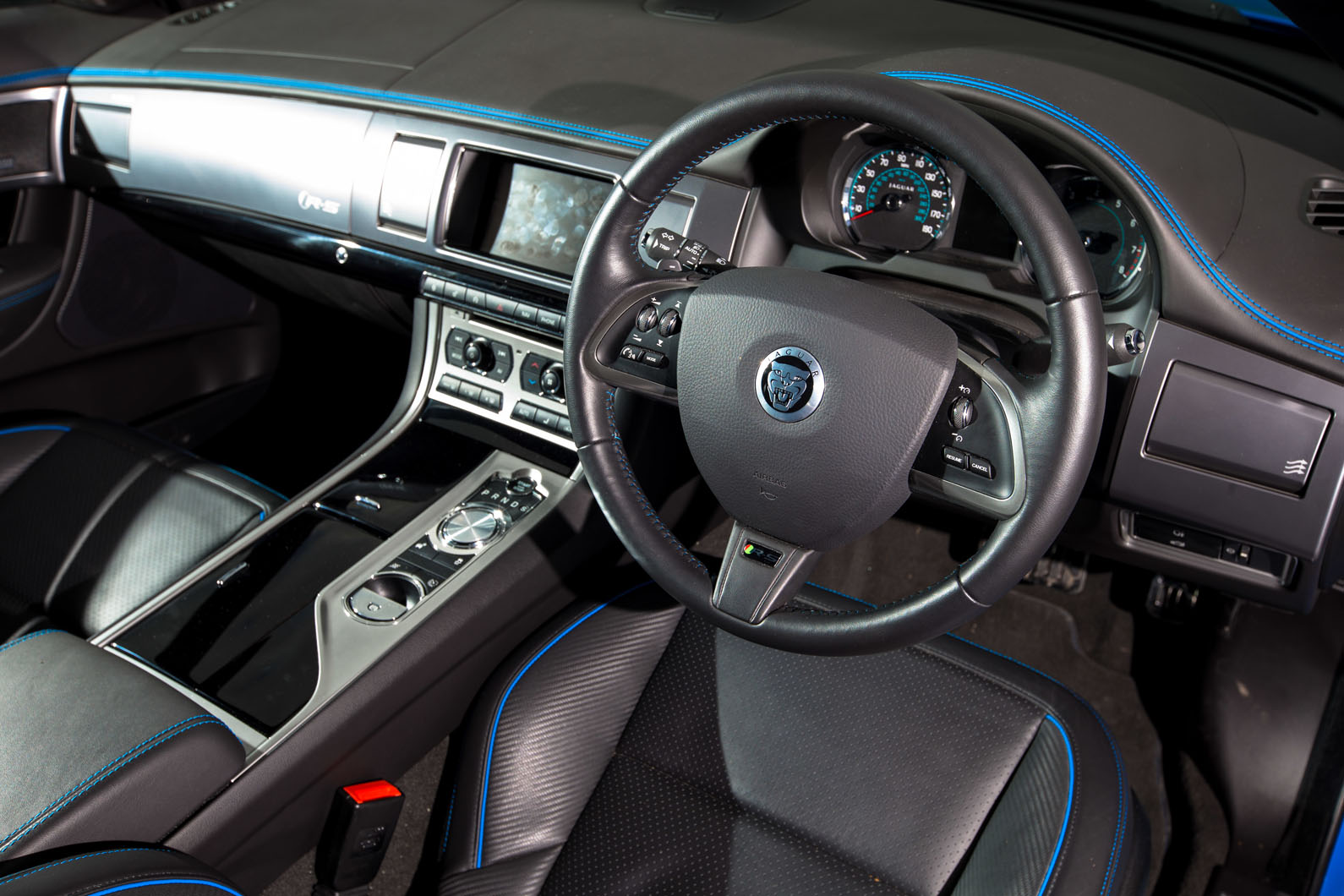 jag-xfr-s-33.jpg