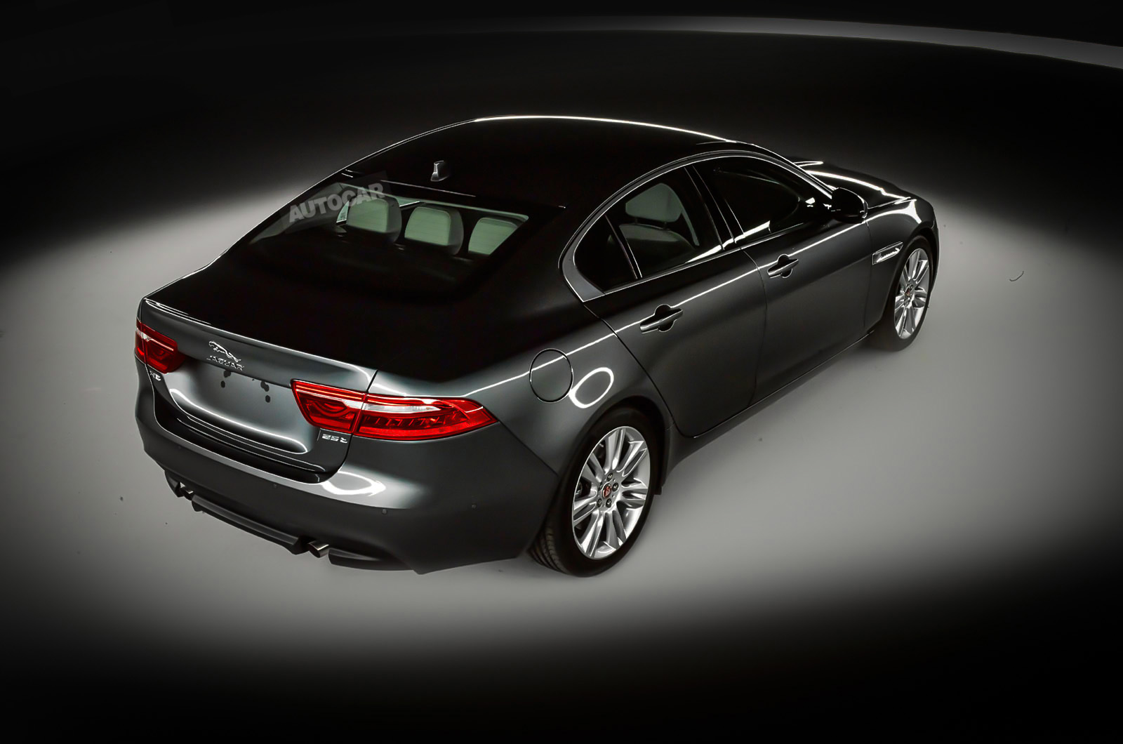jaguar-xe-malcy-014.jpg