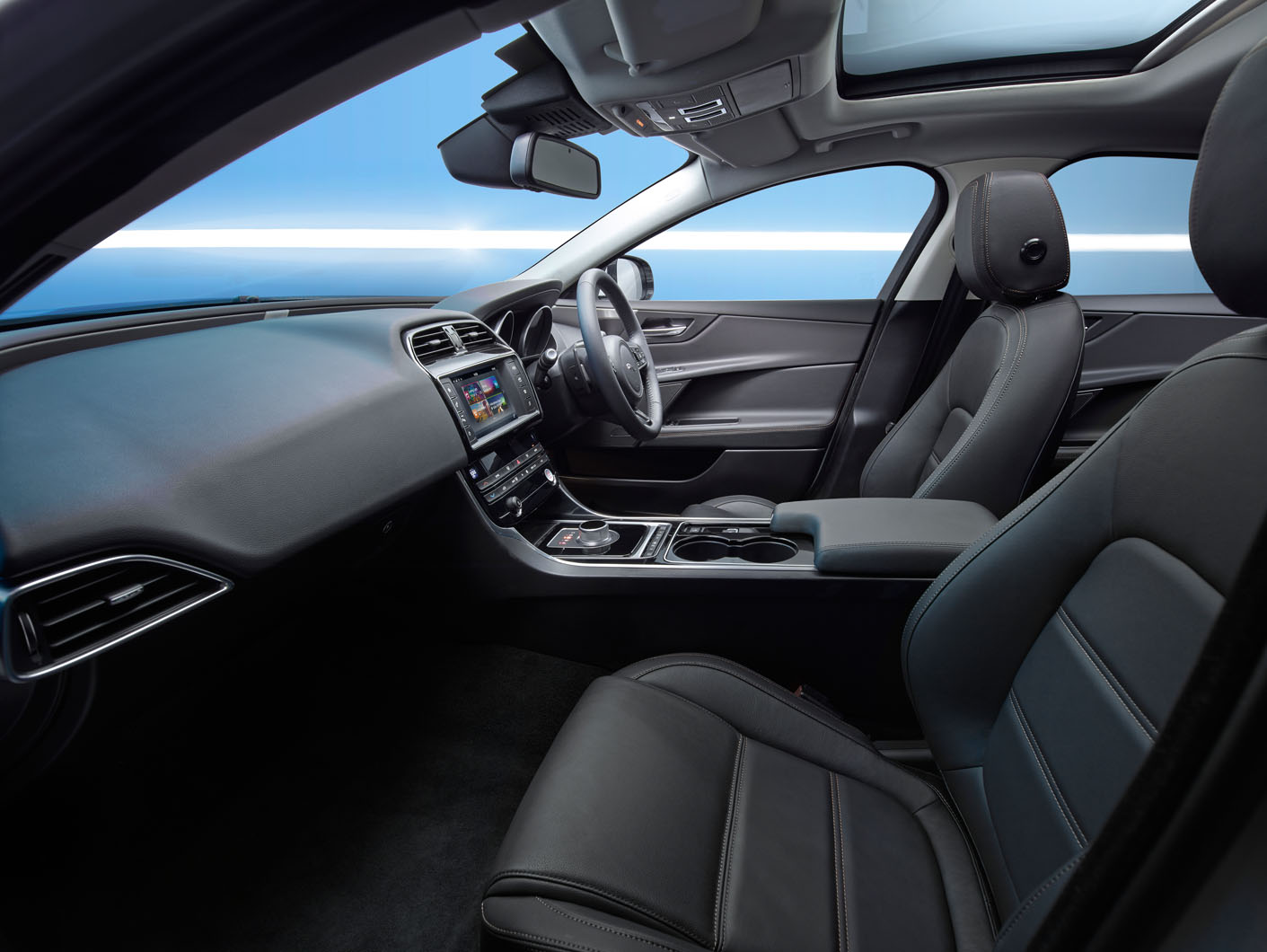 jaguar-xe-press-2014-034.jpg