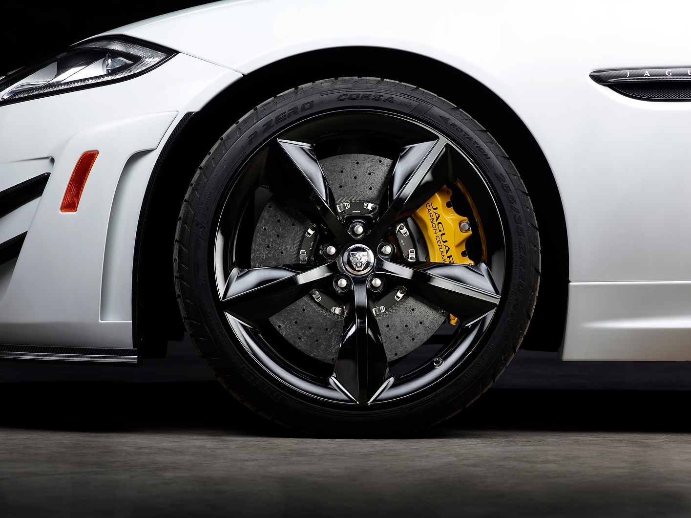 jaguar-xkr-s-gt-16.jpg