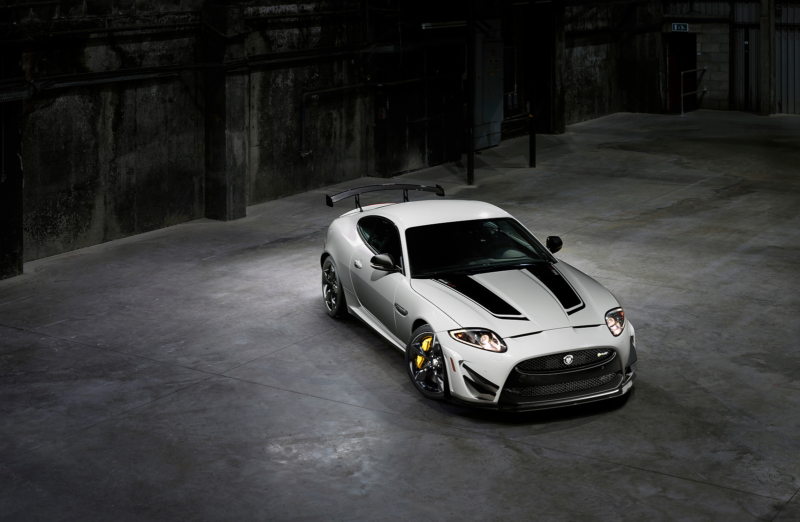 jaguar-xkr-s-gt-4.jpg