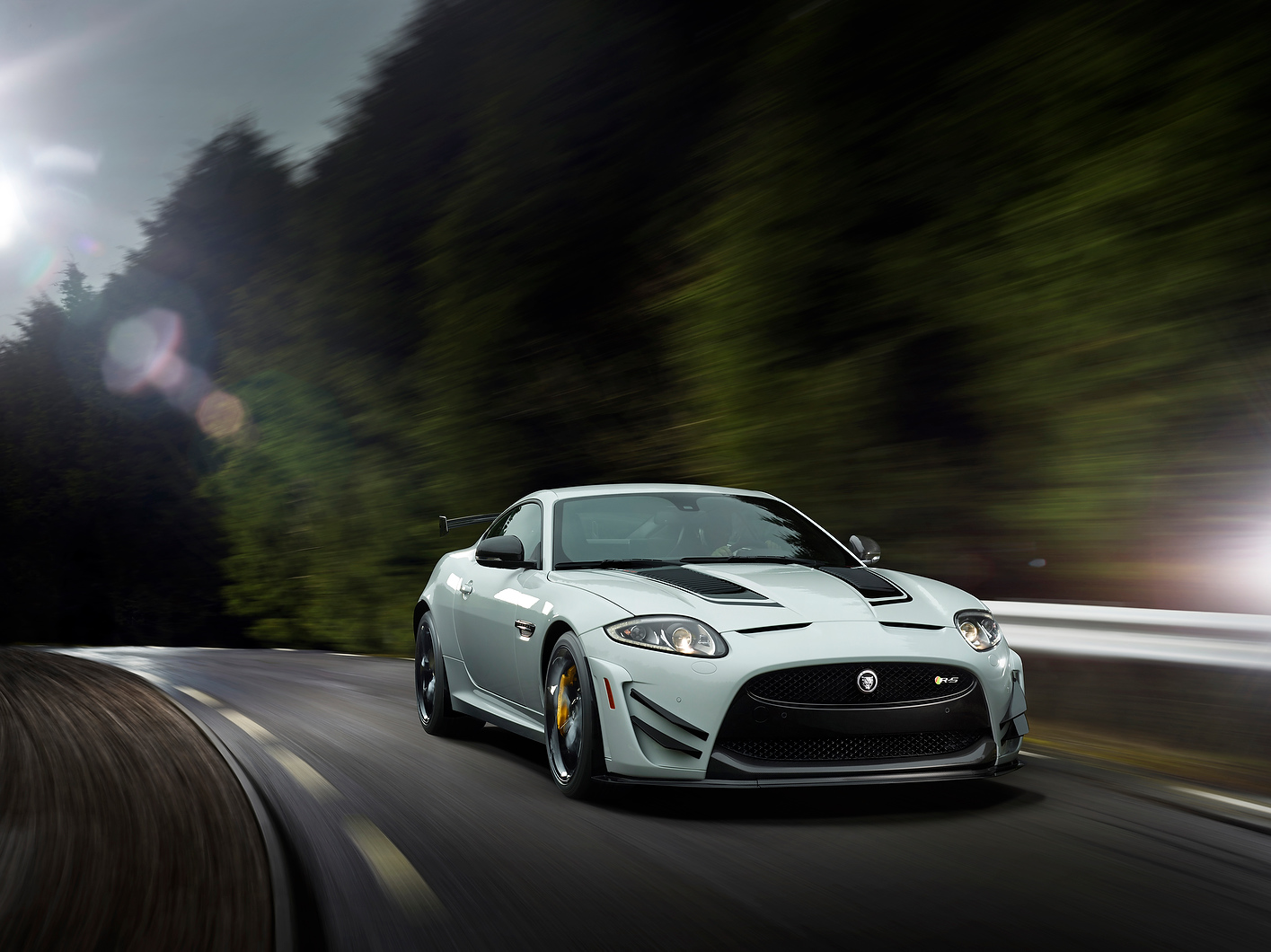 jaguar-xkr-s-gt-6.jpg