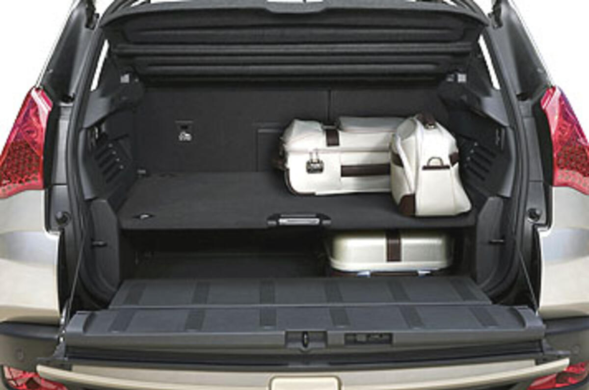 PEUGEOT 3008 1.6 HDi 110 CV Business - In commercio da 1 ...