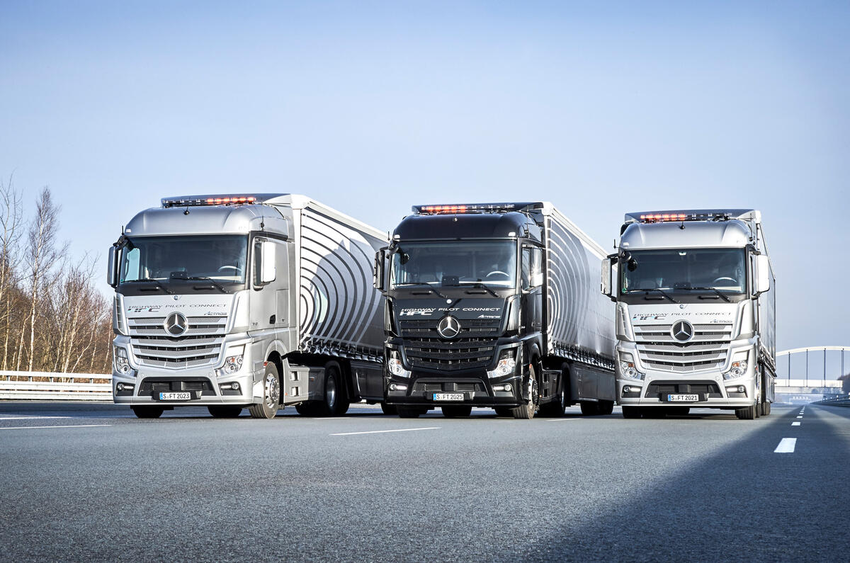 Daimler Trials Convoy Of Connected Autonomous Lorries