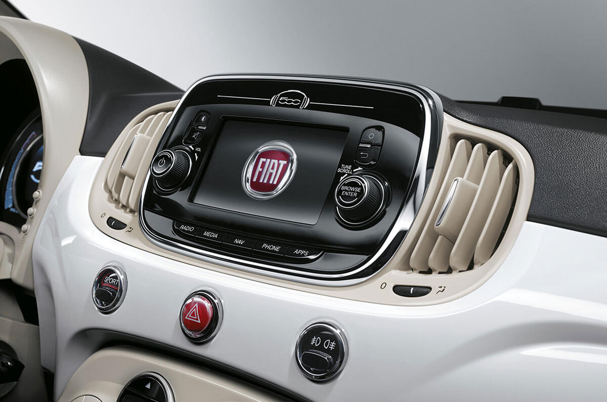 2015fiat500-0023.jpg?itok=_fJ6PO_D