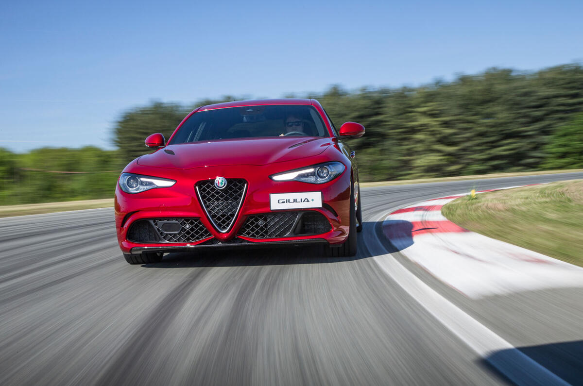 extremidade dianteira Alfa Romeo Giulia Quadrifoglio