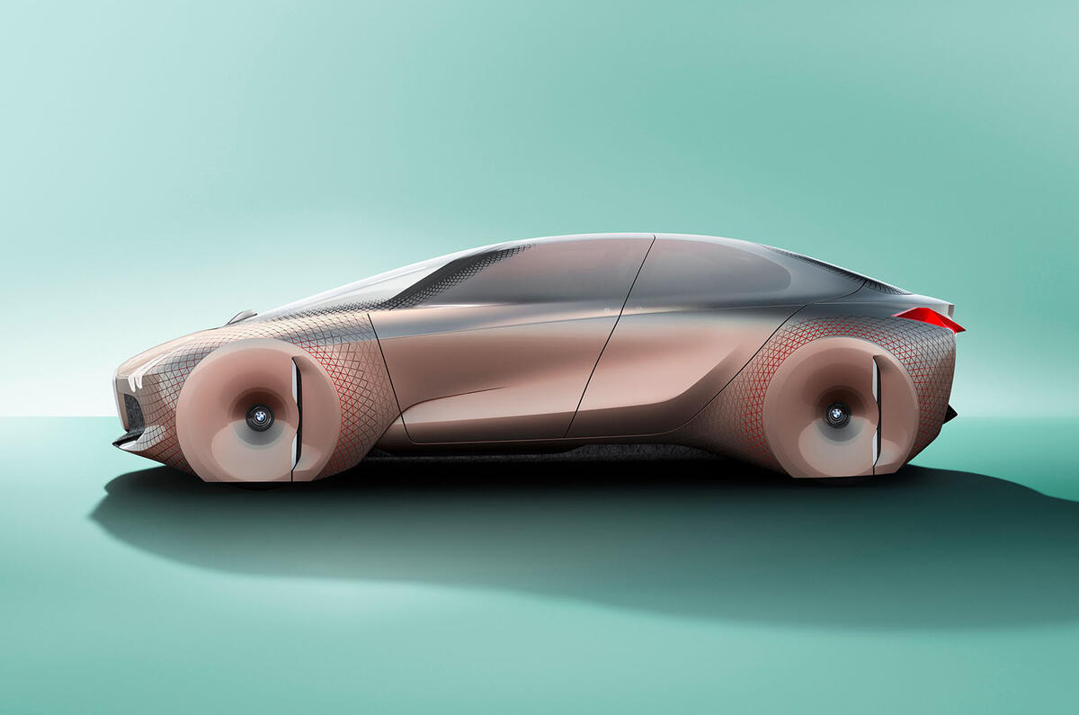 bmw-100years-718.jpg?itok=p7hrR6X0