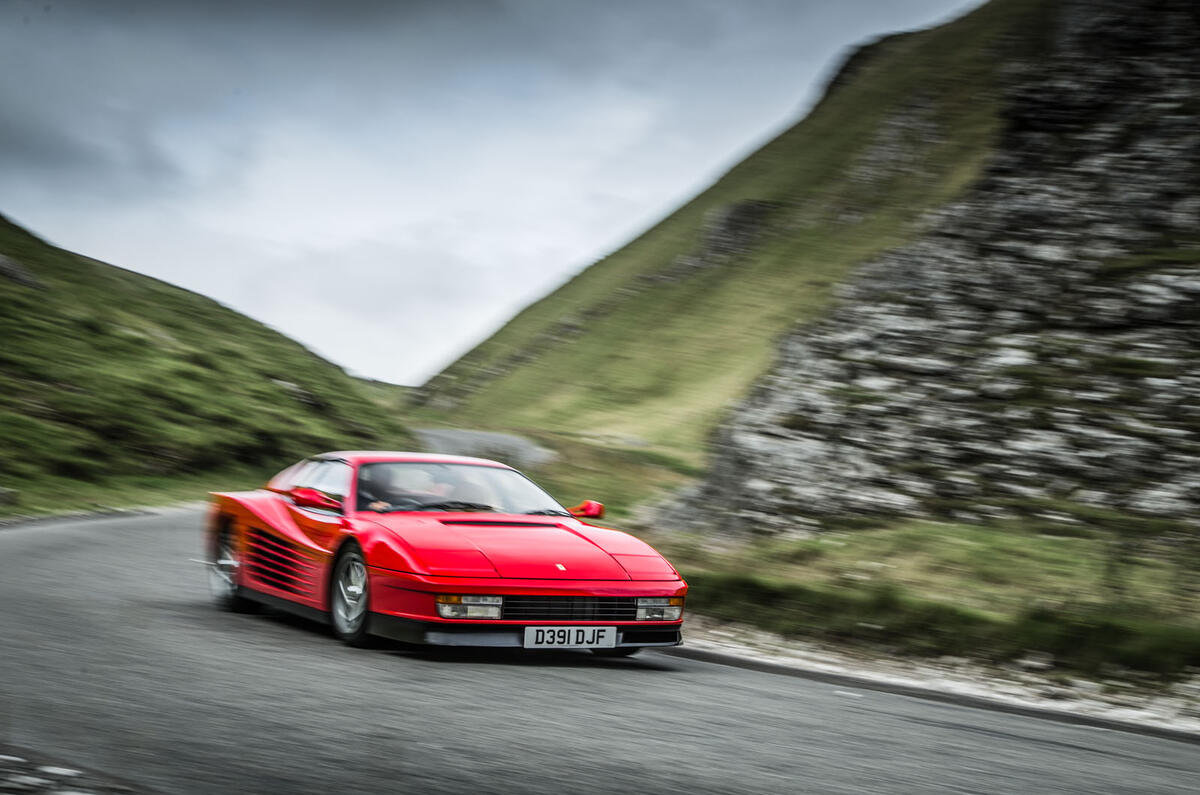 ferrar-testarossa-2015-0004.jpg?itok=Q7c