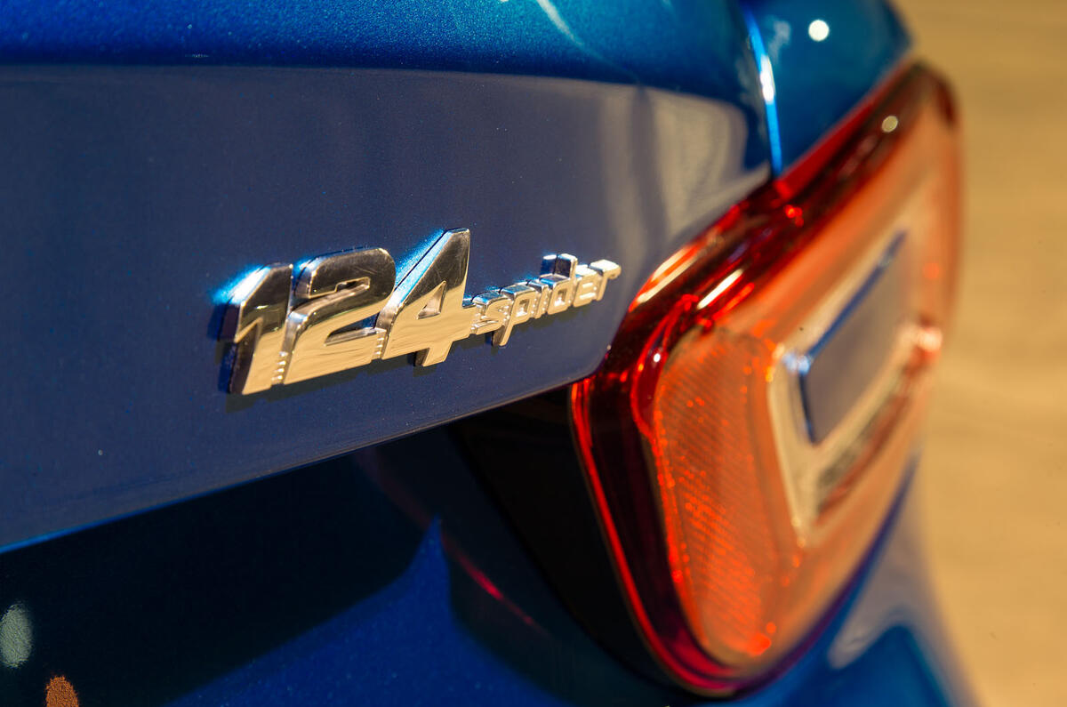 fiat-124-sp-la-0195.jpg?itok=Ei46n7xu