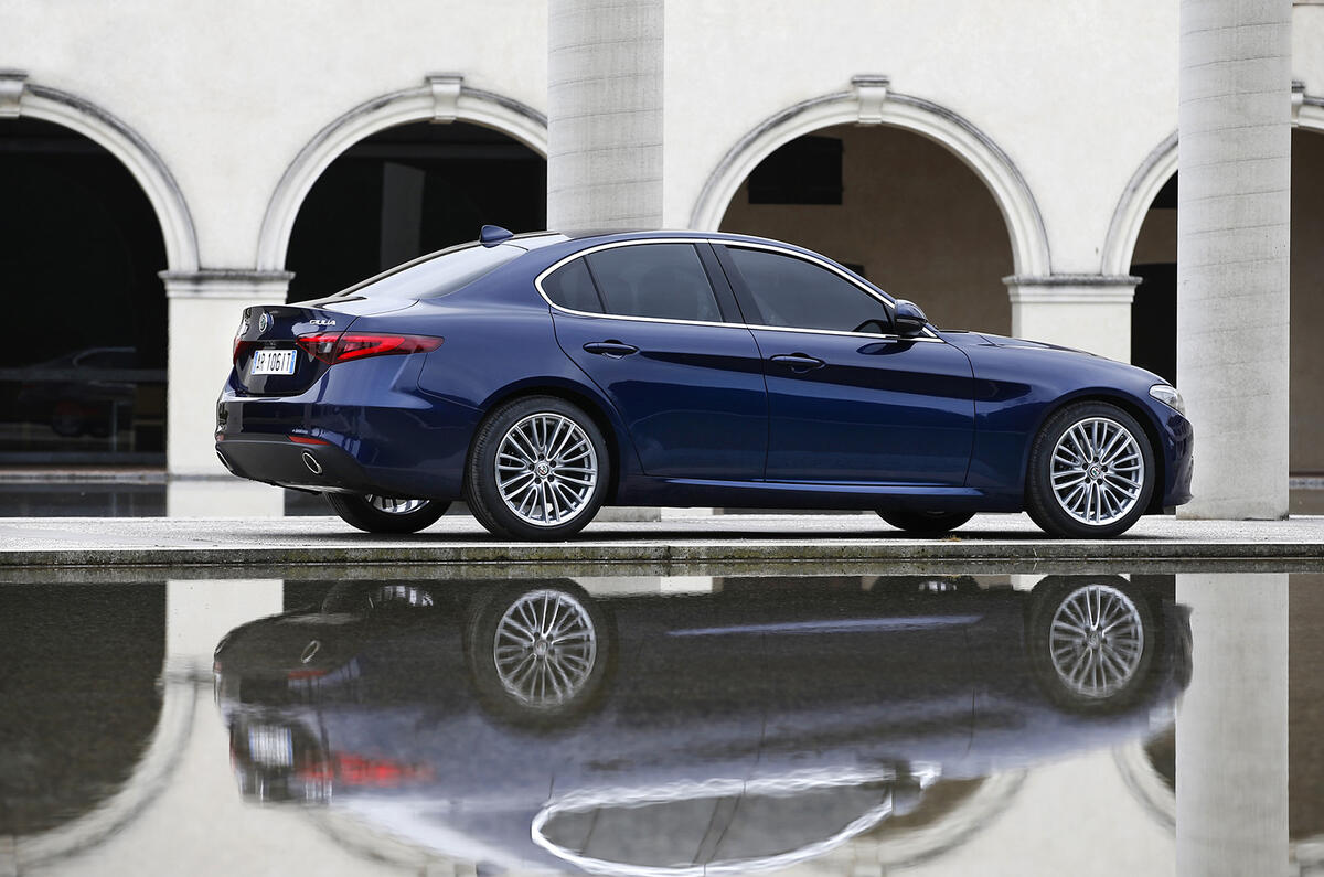 giulia-petrol-288.jpg?itok=m_9aMjGa