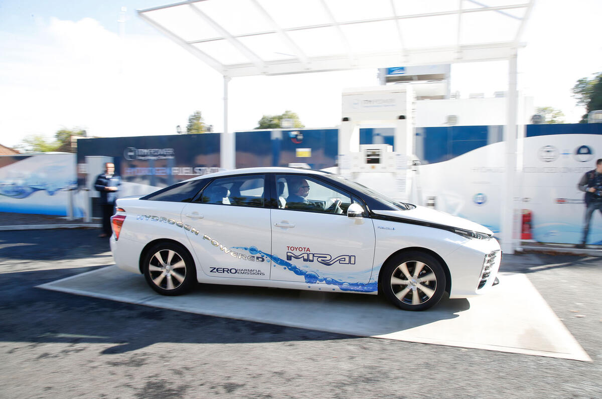 hydrogen car power of the future These days, electric cars driven by batteries seem destined to rule our roads, while hydrogen cars—once toasted as the vehicle of the future—are rare and relatively unheralded. hydrogen car power of the future These days, electric cars driven by batteries seem destined to rule our roads, while hydrogen cars—once toasted as the vehicle of the future—are rare and relatively unheralded.