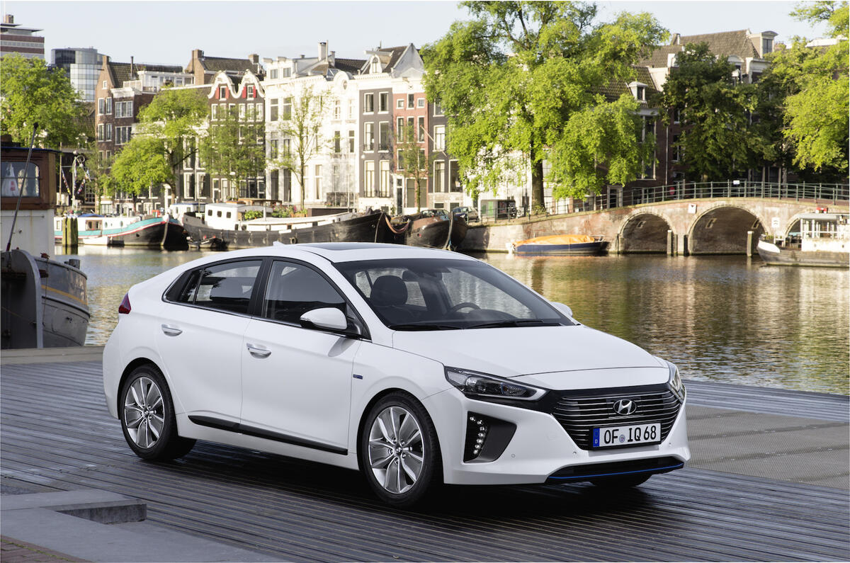 2016 Hyundai Ioniq HEV Premium SE review review | Autocar 2016 Hyundai Ioniq HEV Premium SE review review | Autocar