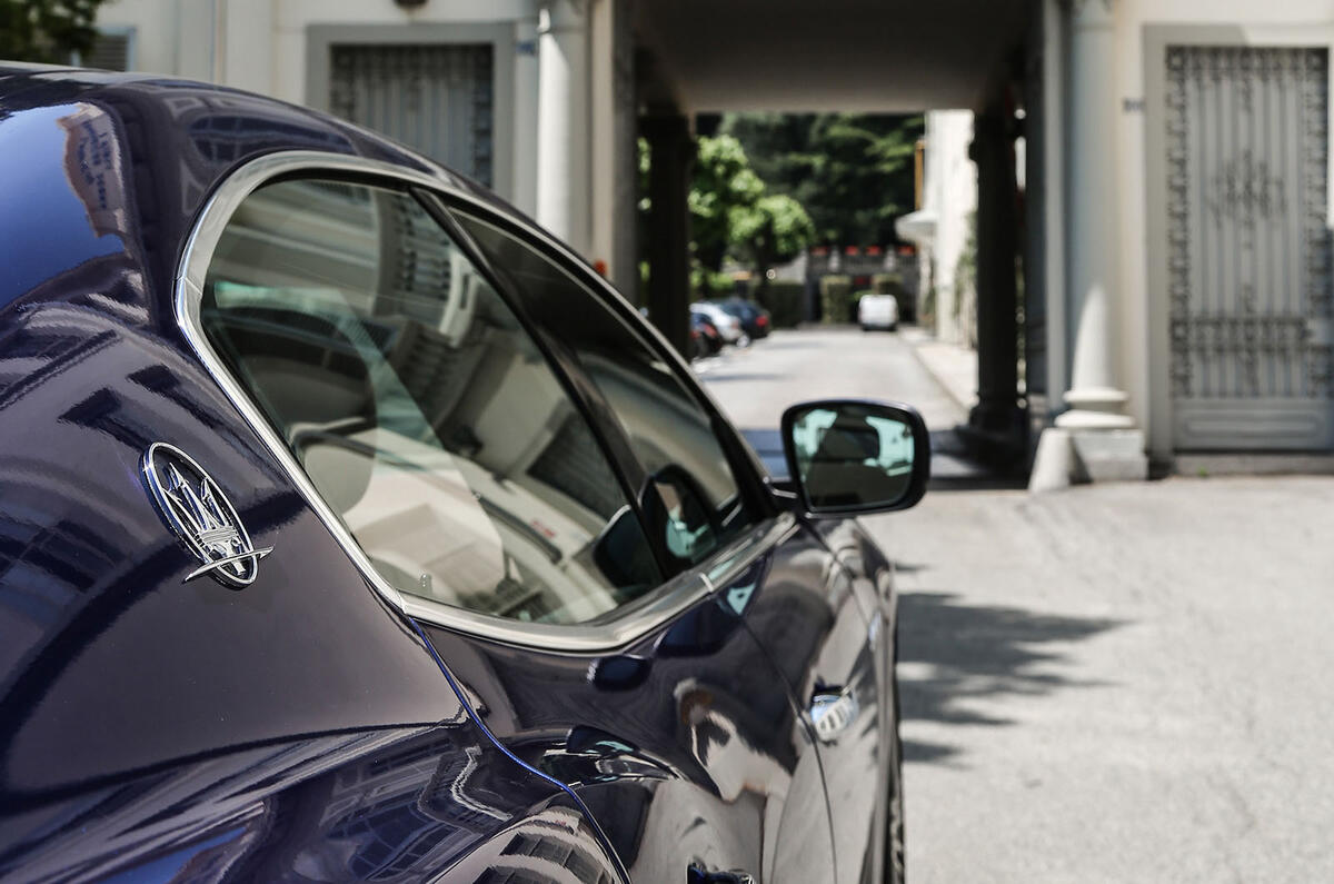 maserati-ghibli-my16-2015-016_0.jpg?itok=YuxYwxAJ