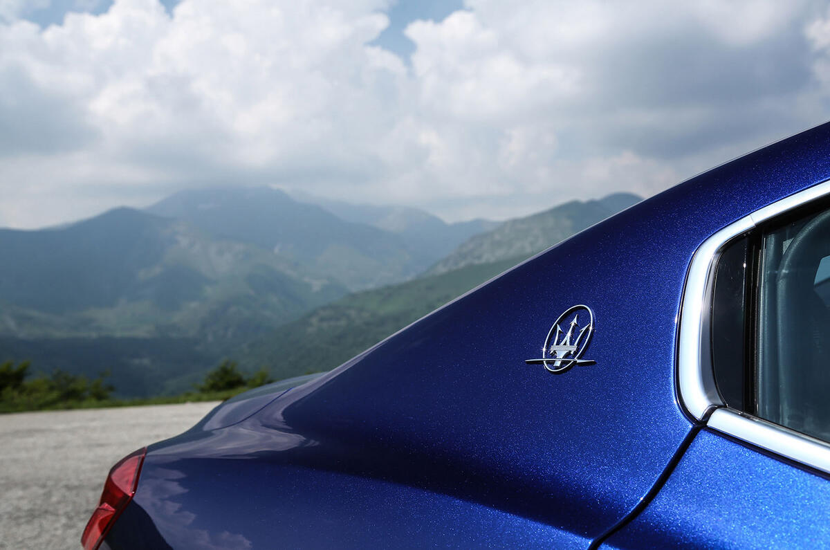 maserati-ghibli-my16-2015-024_0.jpg?itok=N7PI4W0z