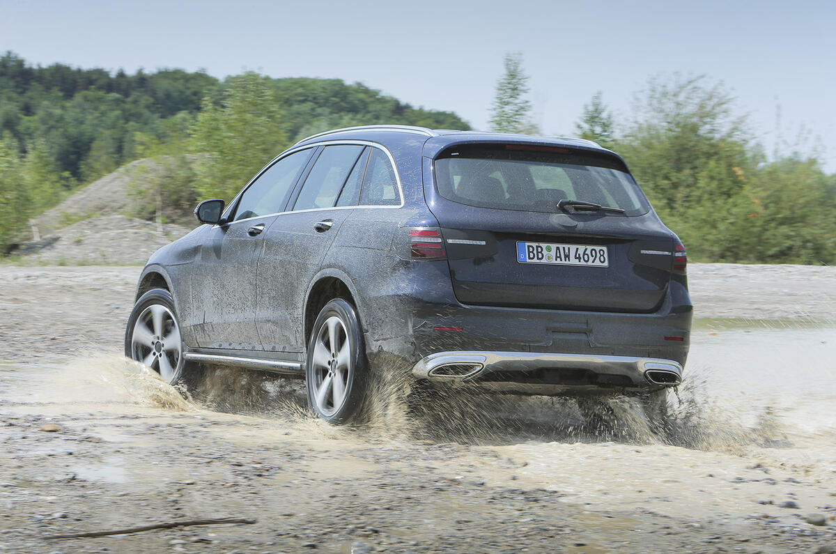 merc-glc-ride-015.jpg?itok=Gi8x1dYl