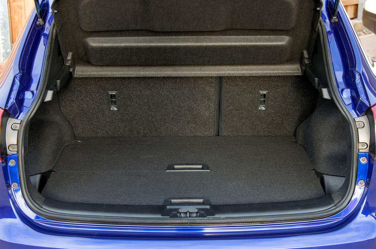 2015 Nissan Qashqai 1.6 DIG-T 163 N-tec review review ... 2015 Nissan Qashqai 1.6 DIG-T 163 N-tec review review ...