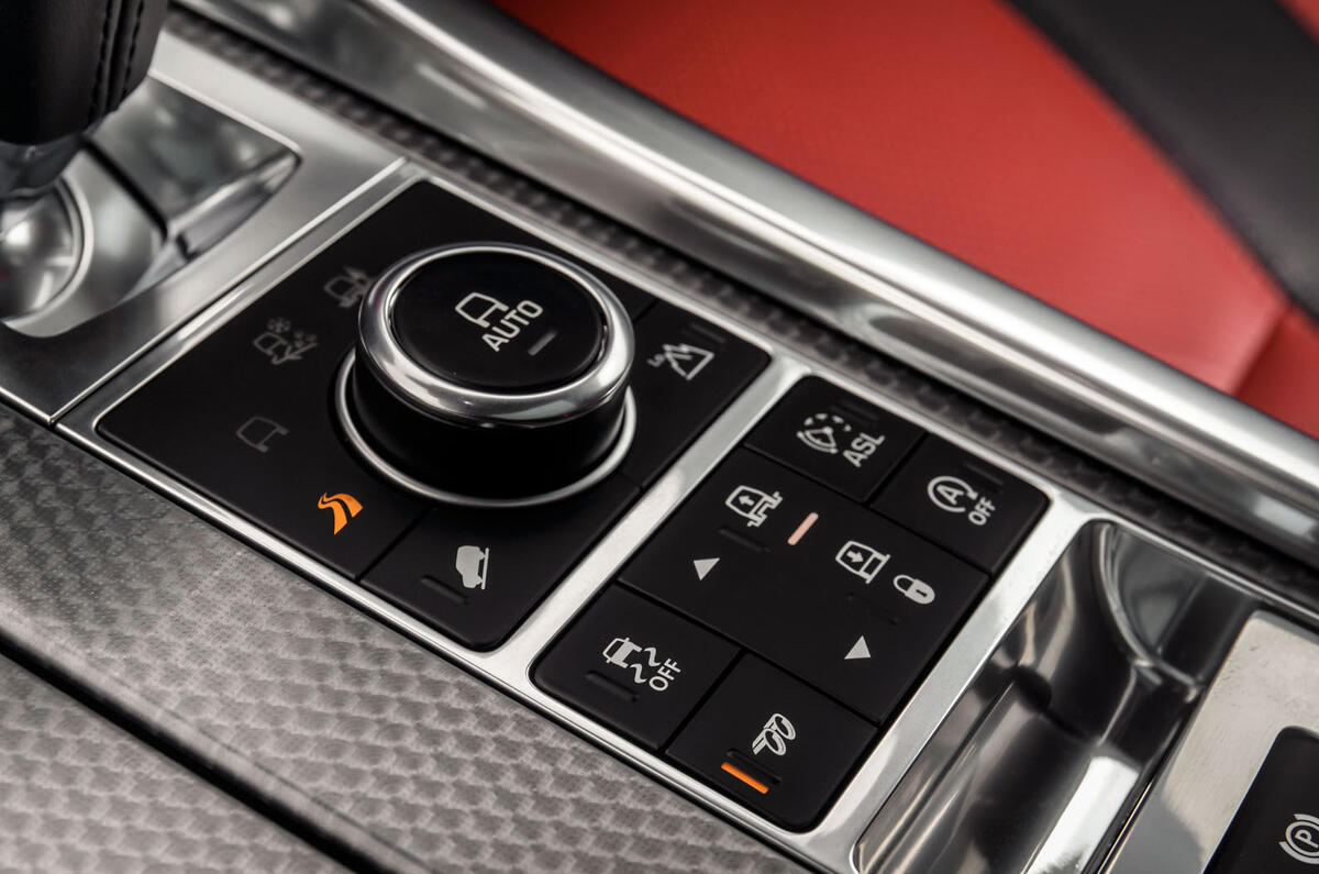 range-rover-sport-svr-drive-020.jpg