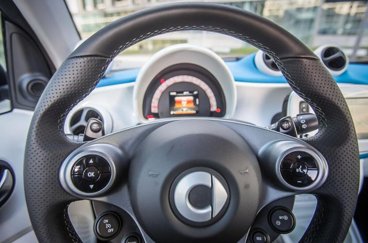 Best Car Sites >> 2015 Smart Fortwo 0.9 90 Twinamic UK review review | Autocar Best Car Sites >> 2015 Smart Fortwo 0.9 90 Twinamic UK review review | Autocar