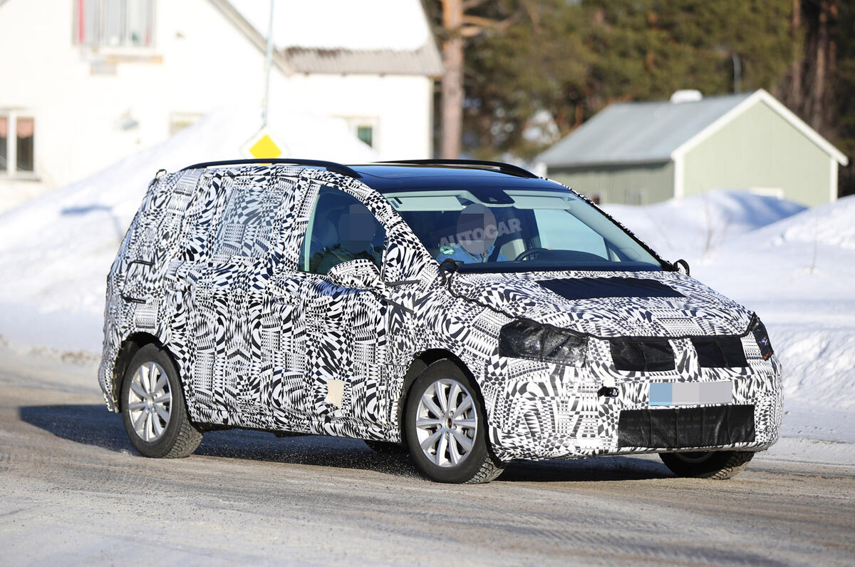 2015 - [Volkswagen] Touran - Page 4 Vw-touran-spy-2015-3