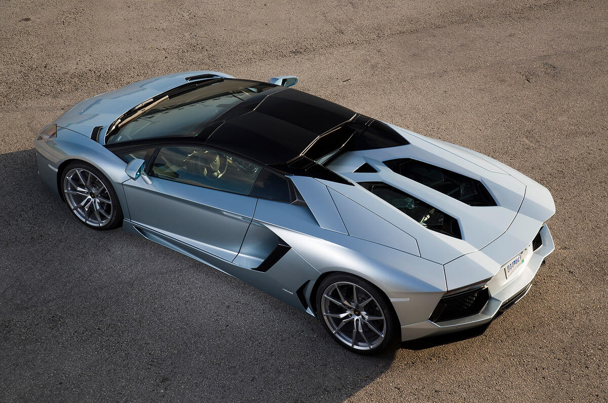 lamborghini aventador roadster