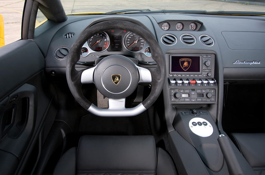 Lamborghini Gallardo 2003-2013 interior | Autocar