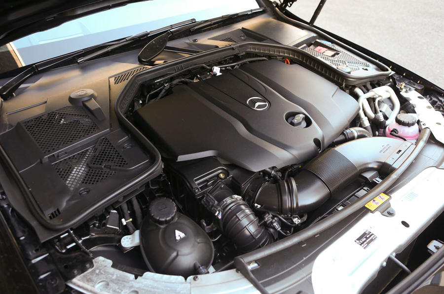 Mercedes-Benz C220 Bluetec diesel engine
