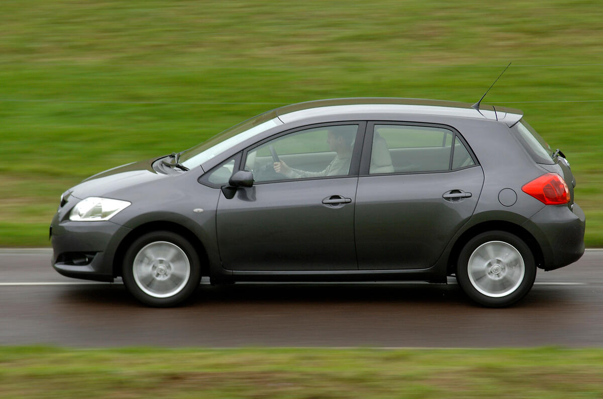 toyota auris 2007 video review #6