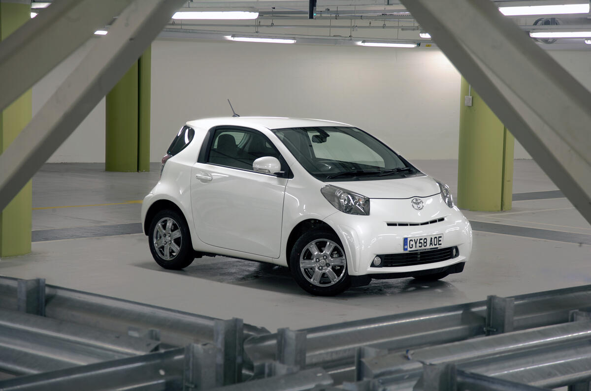 Toyota IQ interior Autocar Toyota IQ interior Autocar