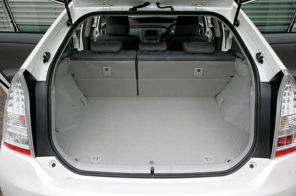 toyota prius battery tray #7 toyota prius battery tray #7