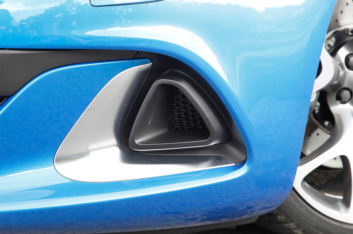 Vauxhall Astra VXR air intake