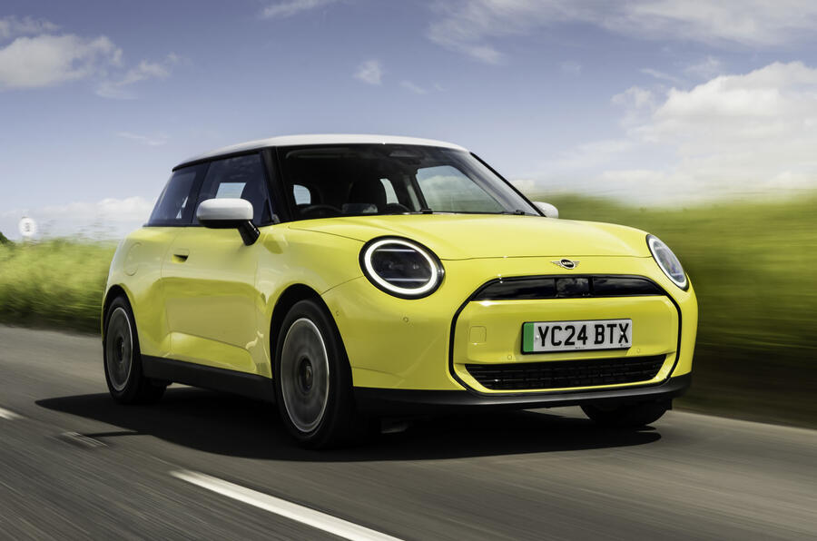 https://images.cdn.autocar.co.uk/Mini Cooper E Electric front tracking