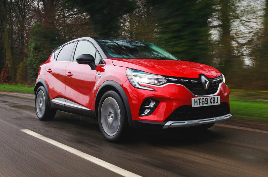 https://images.cdn.autocar.co.uk/Renault Captur driving – front quarter