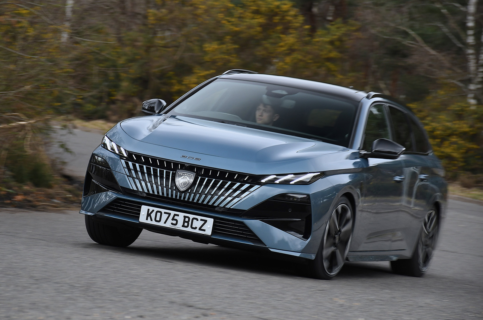 13 Peugeot 308 GT Plug in 2026 jb20260312 0844