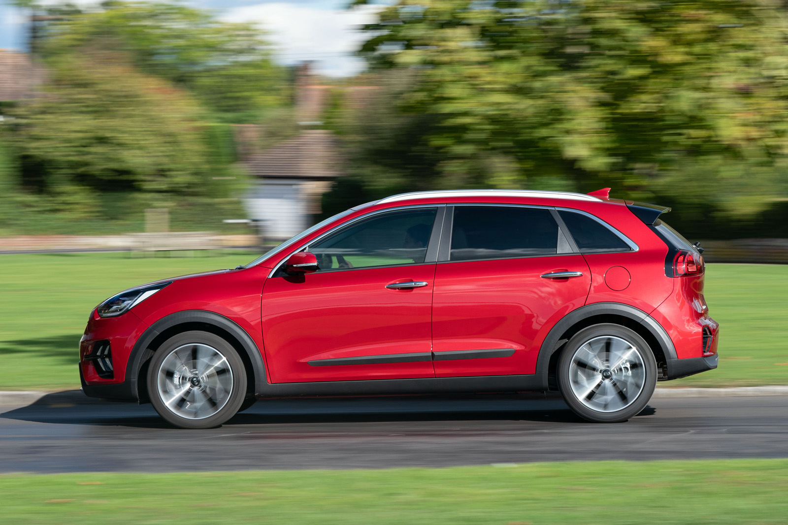 2 Kia Niro 2021 road test review hero side