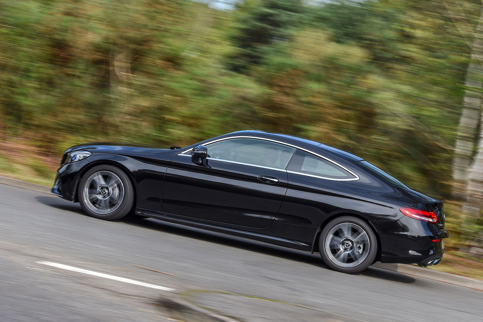 Mercedes-Benz C-Class Coupe 2019 review - hero side
