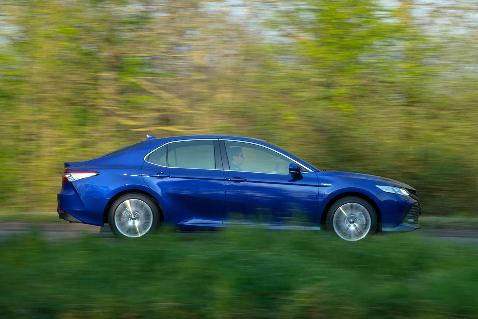 Toyota Camry 2019 review - hero side