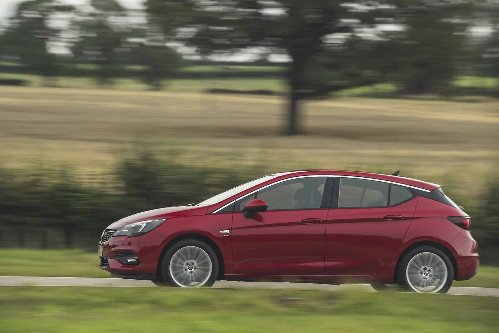 Vauxhall Astra 2019 road test review - hero side