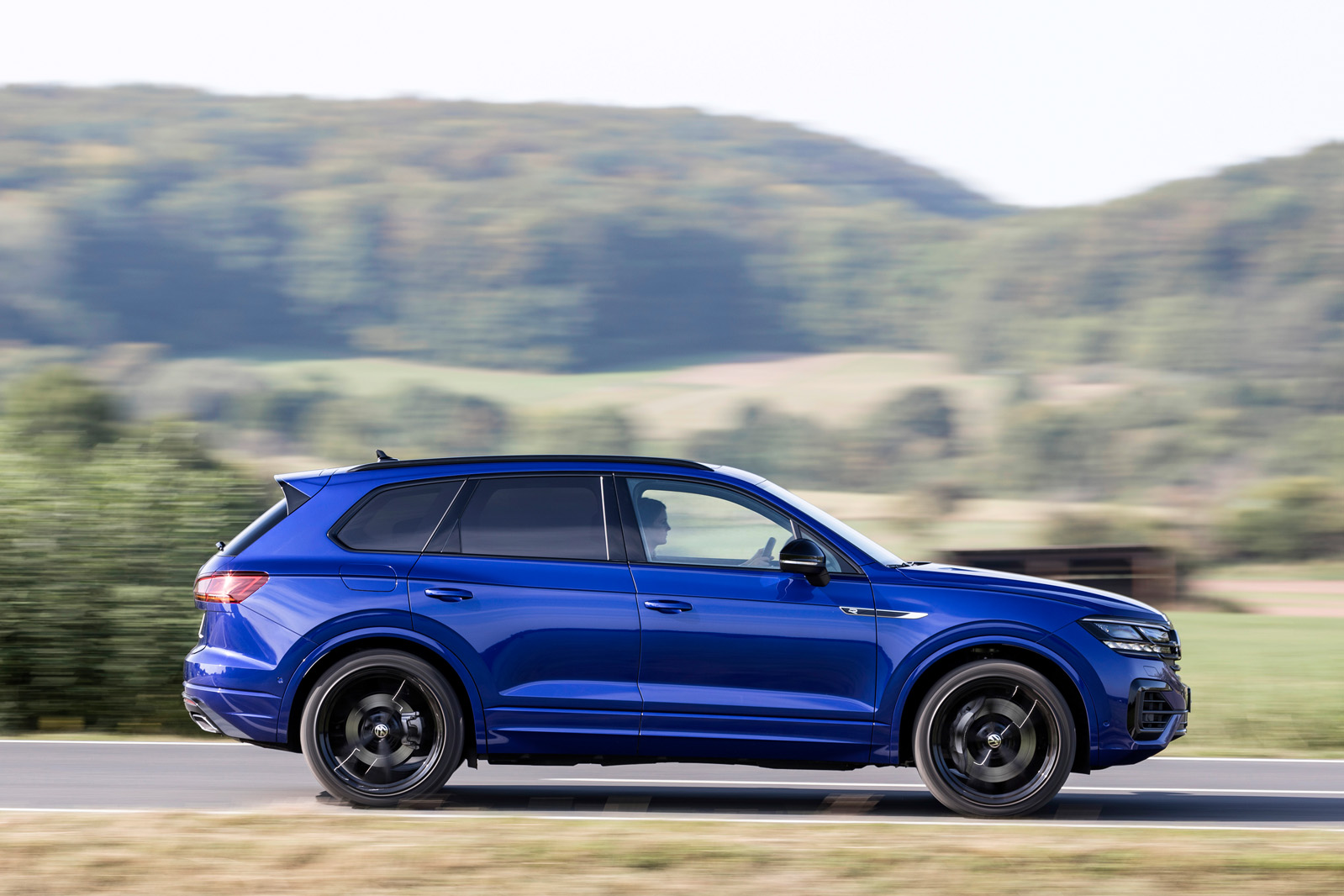 Volkswagen Touareg R road test review - hero side