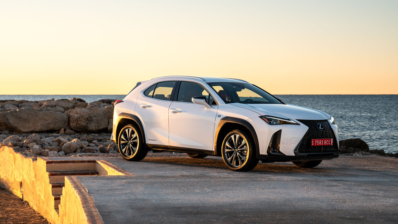 Lexus UX 2019 road test review - static front