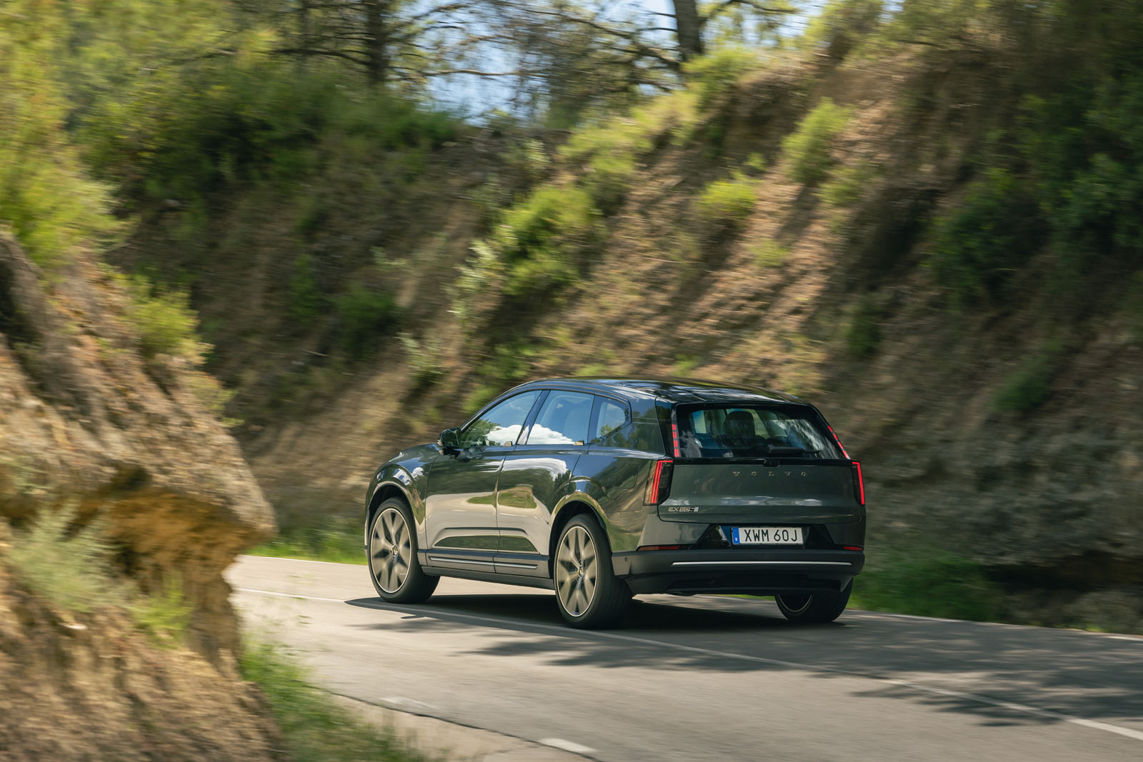 22 Volvo EX60 autocar road test review rear cornering 22 Volvo EX60 autocar road test review rear cornering